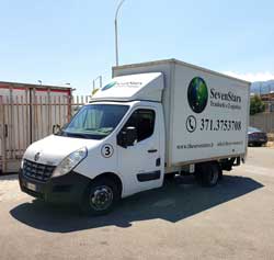 Renault Master with carrying capacity 18m³e tail lift